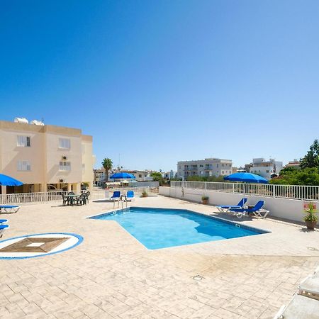 Sofia Apartment 700M Away From The Beach 파라림니 외부 사진