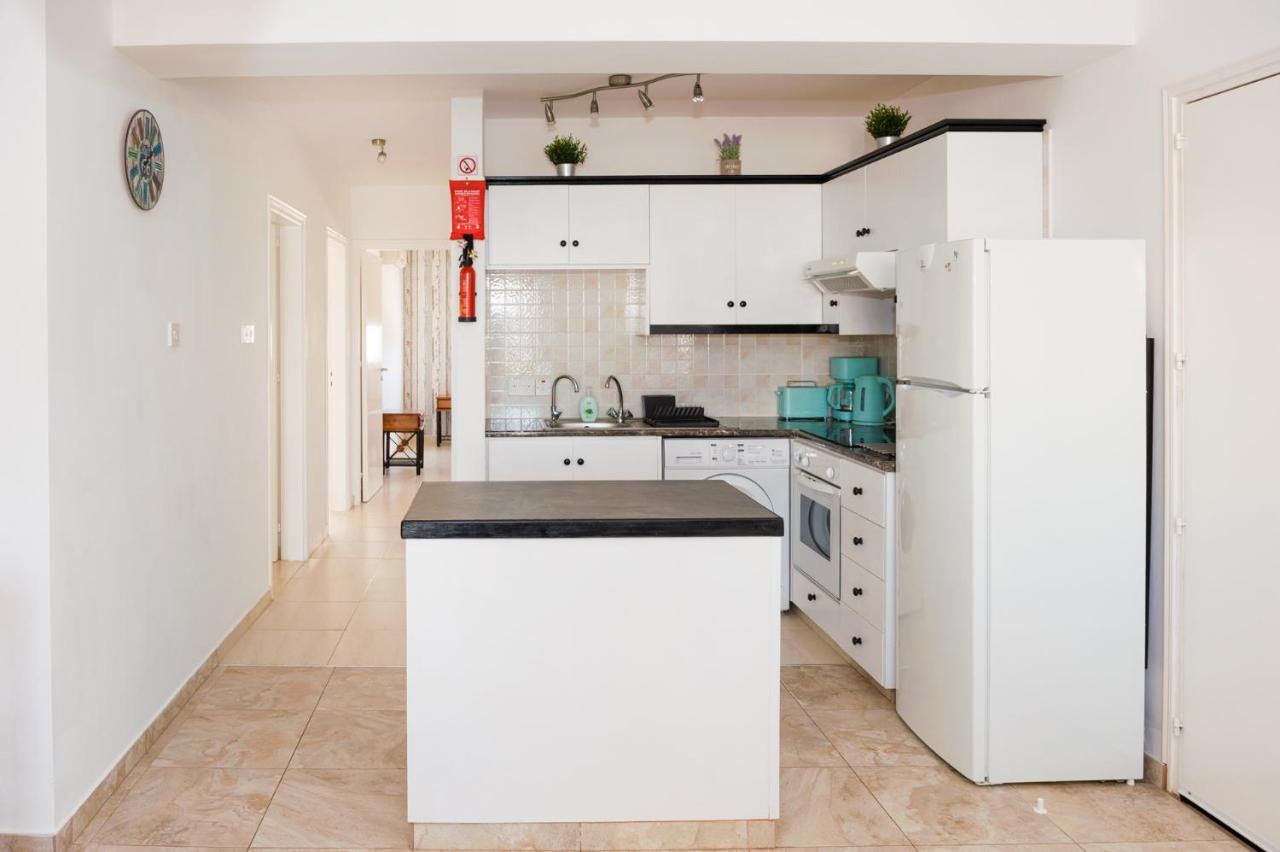 Sofia Apartment 700M Away From The Beach 파라림니 외부 사진