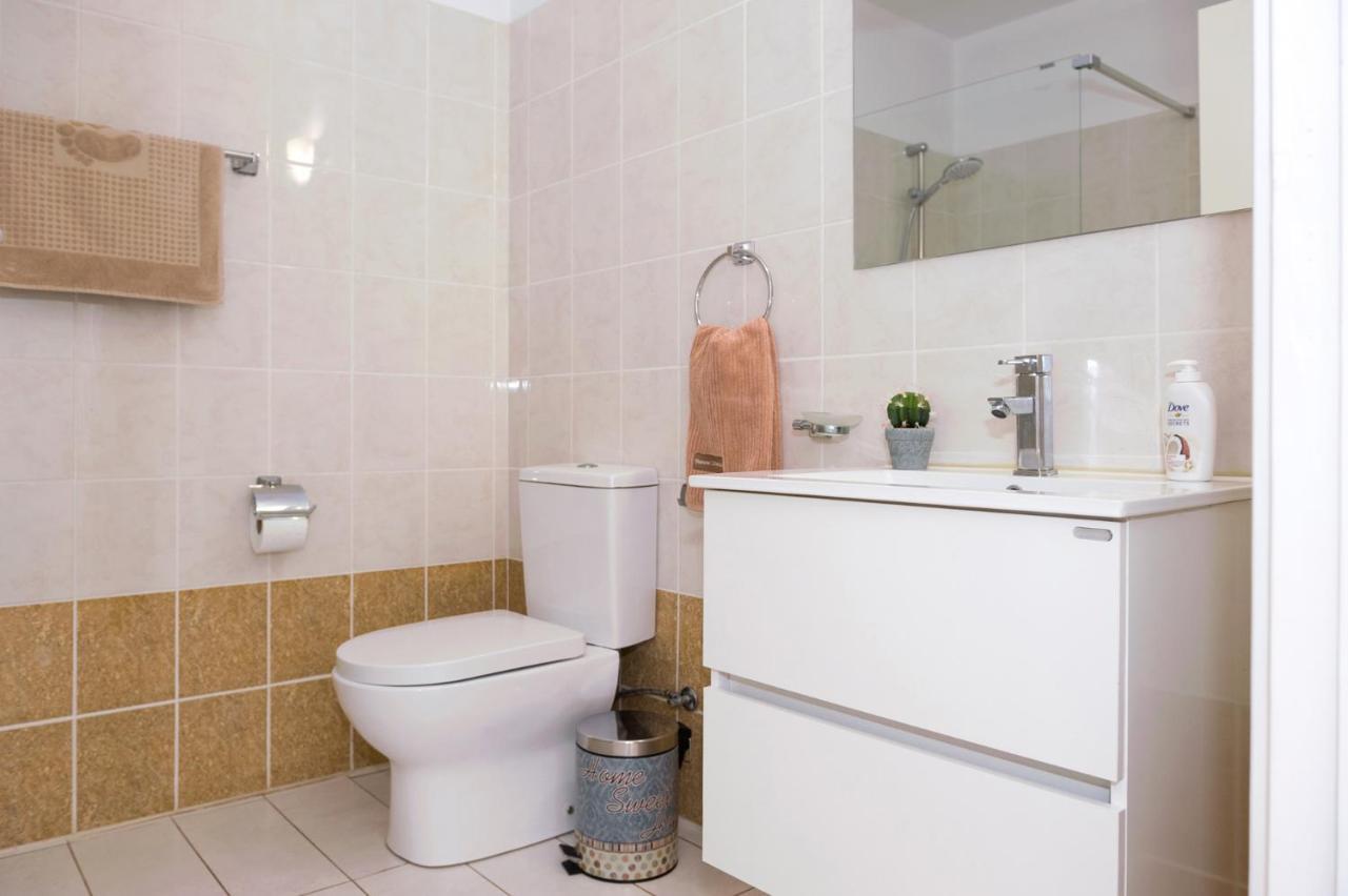 Sofia Apartment 700M Away From The Beach 파라림니 외부 사진