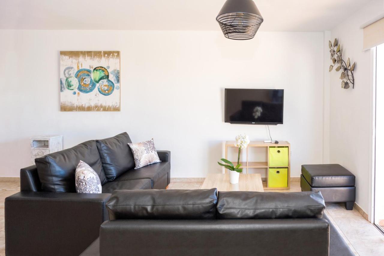 Sofia Apartment 700M Away From The Beach 파라림니 외부 사진