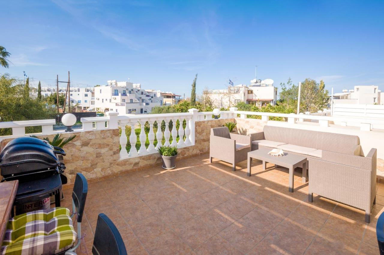 Sofia Apartment 700M Away From The Beach 파라림니 외부 사진