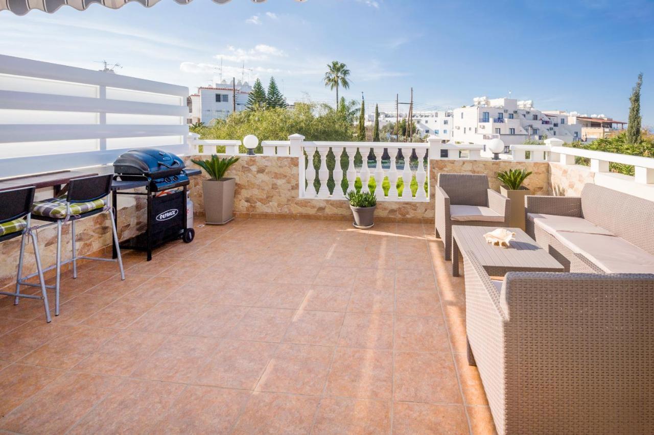 Sofia Apartment 700M Away From The Beach 파라림니 외부 사진
