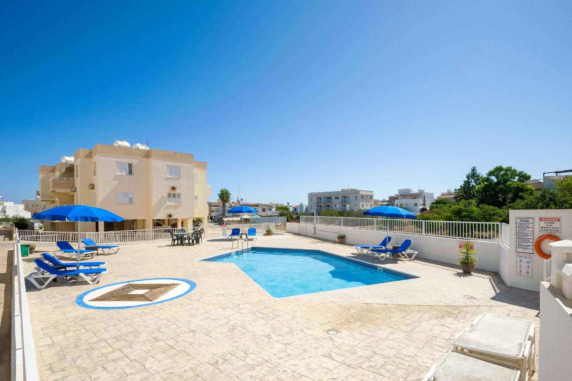 Sofia Apartment 700M Away From The Beach 파라림니 외부 사진