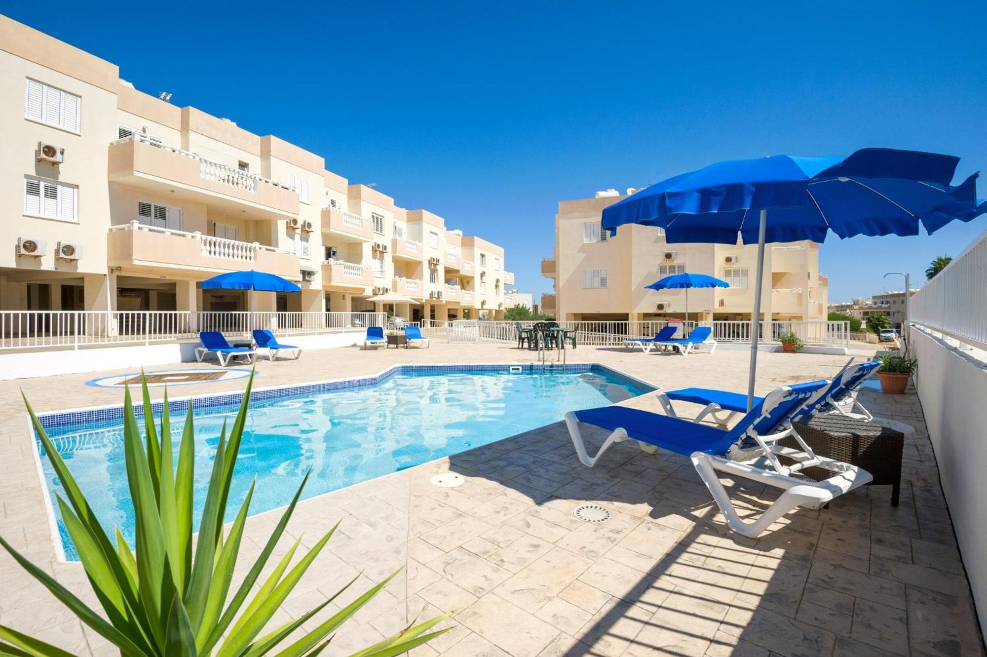 Sofia Apartment 700M Away From The Beach 파라림니 외부 사진